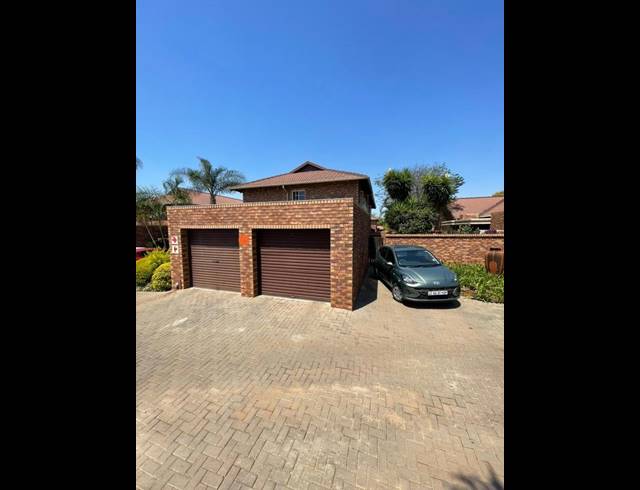 4 BEDROOM TOWNHOUSE FOR SALE IN MONTANA